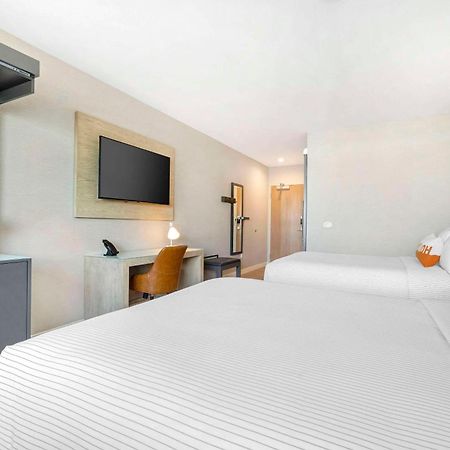 Cambria Hotel Burbank Airport Екстериор снимка
