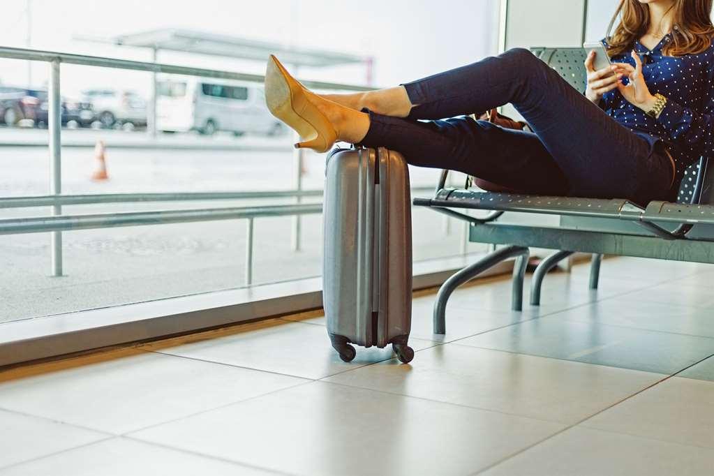 Cambria Hotel Burbank Airport Съоръжения снимка