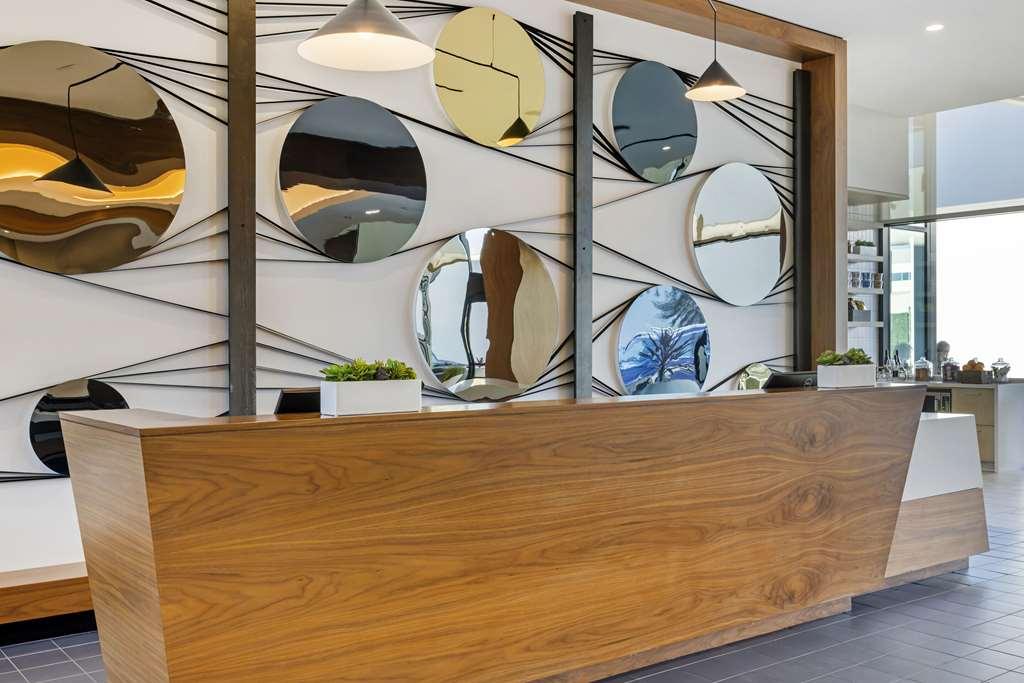 Cambria Hotel Burbank Airport Интериор снимка