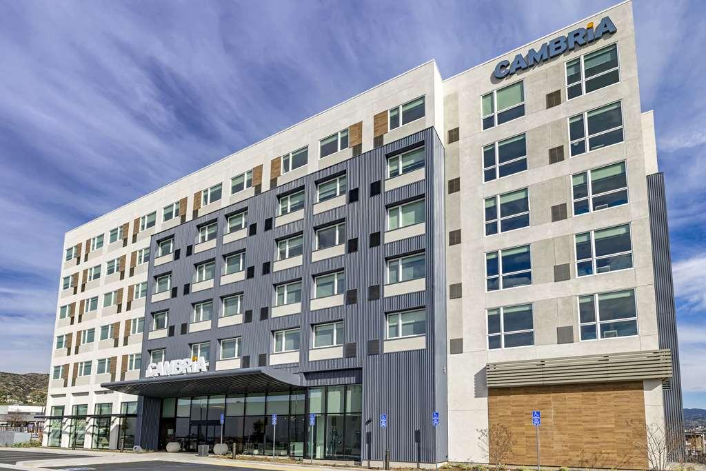 Cambria Hotel Burbank Airport Екстериор снимка