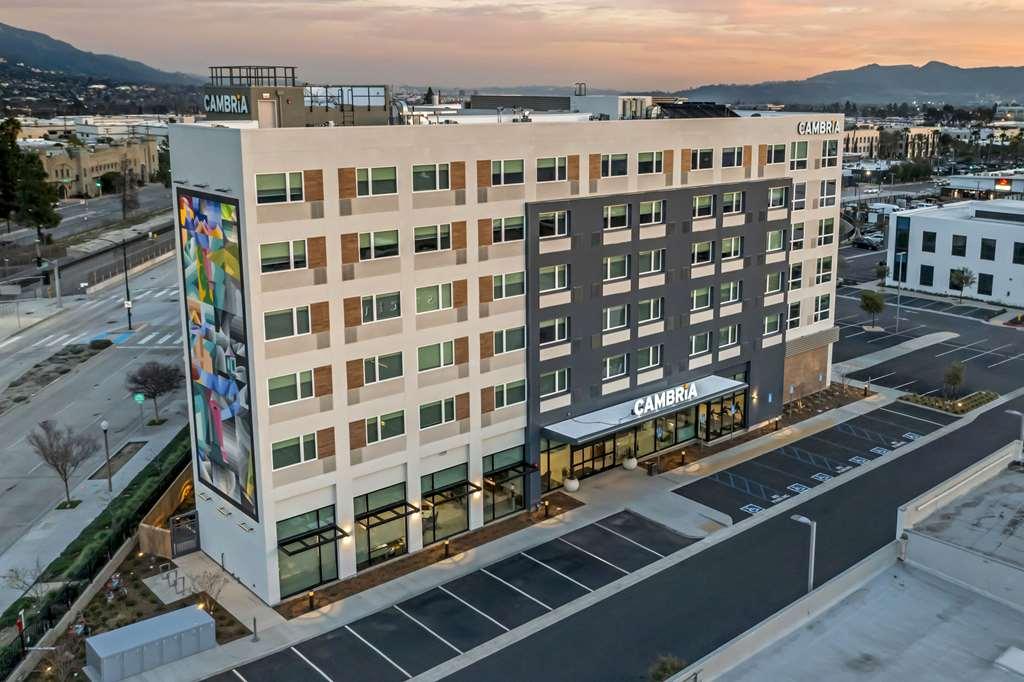 Cambria Hotel Burbank Airport Екстериор снимка