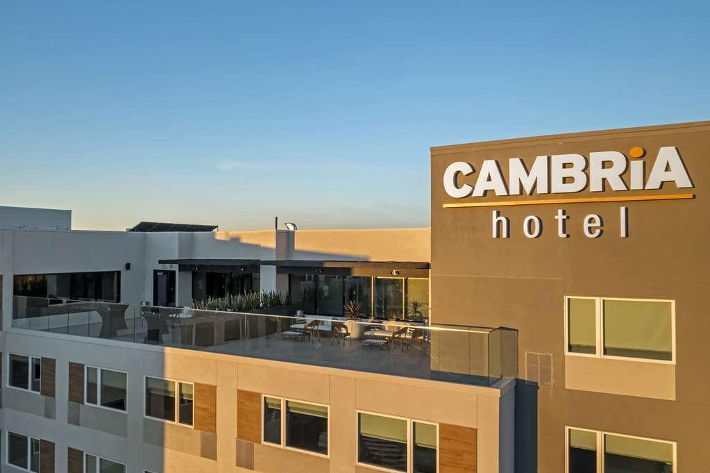 Cambria Hotel Burbank Airport Екстериор снимка