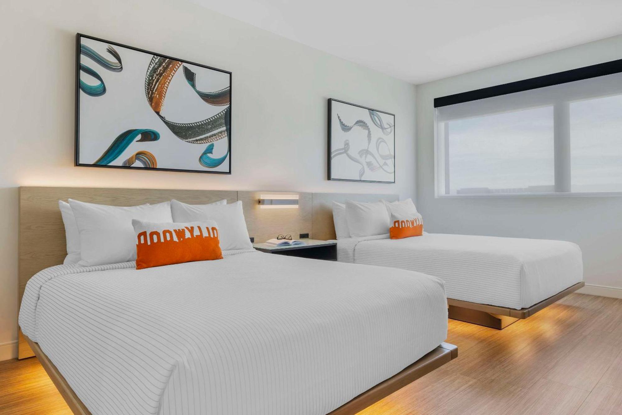 Cambria Hotel Burbank Airport Екстериор снимка