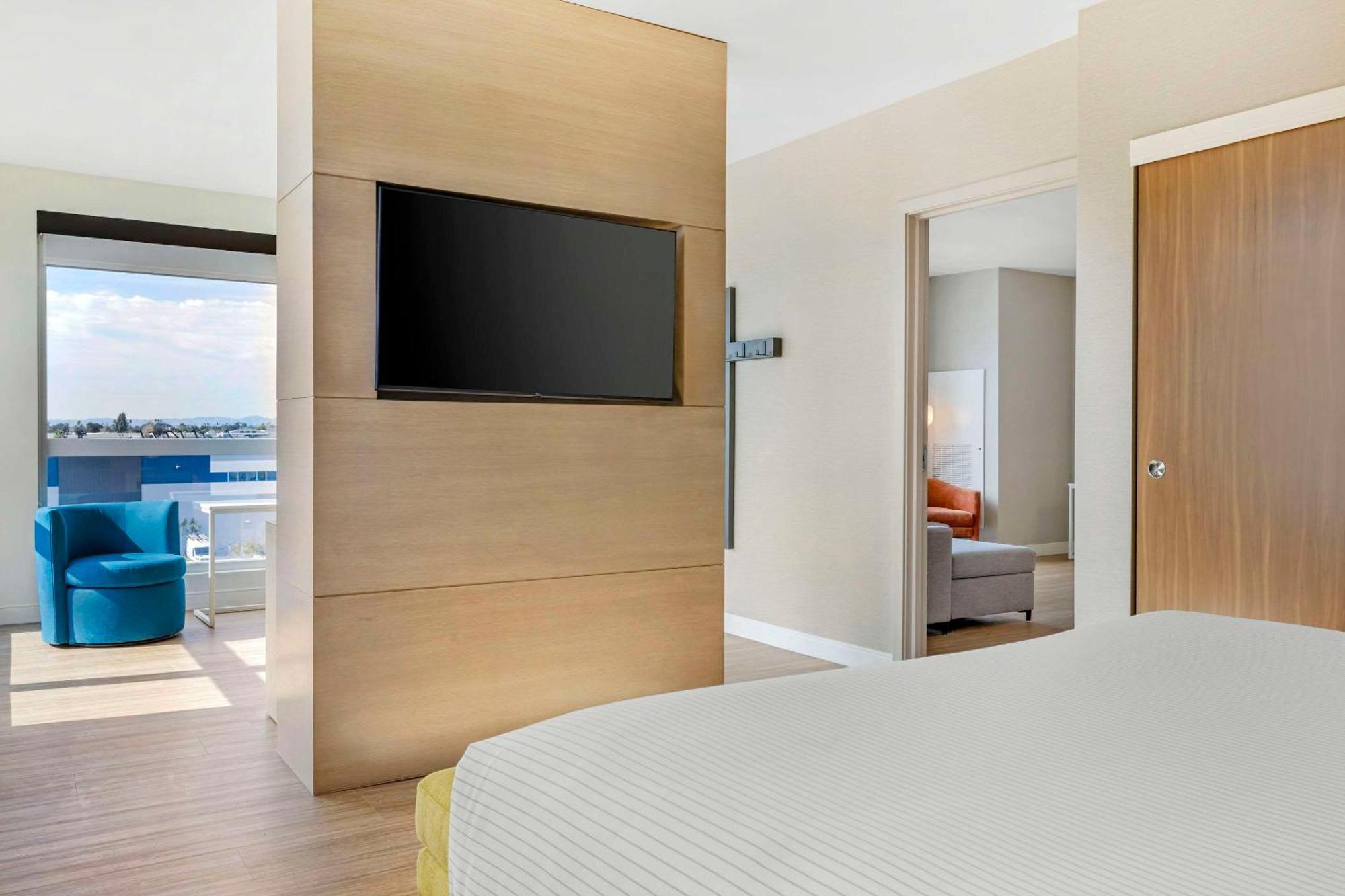 Cambria Hotel Burbank Airport Екстериор снимка