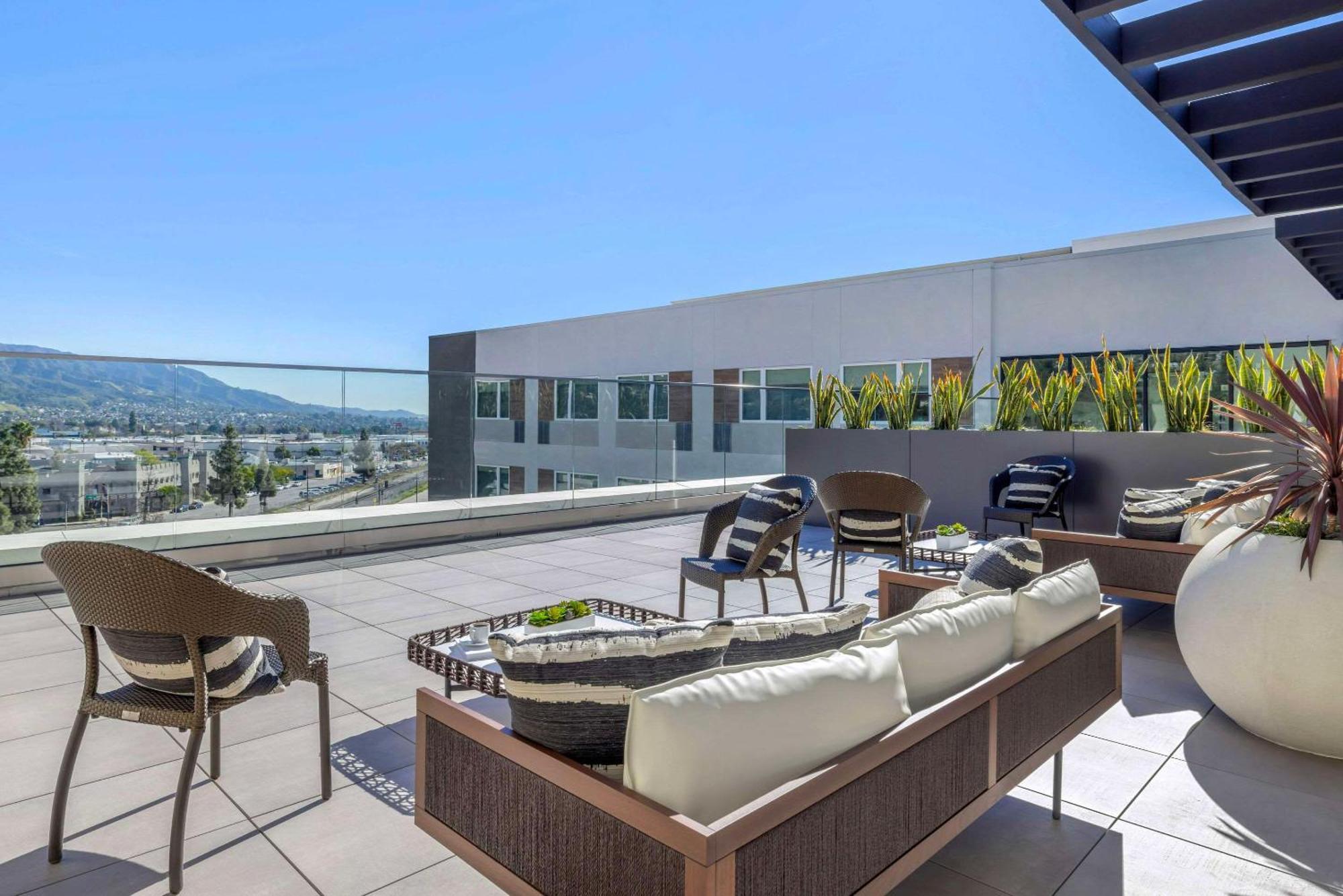 Cambria Hotel Burbank Airport Екстериор снимка