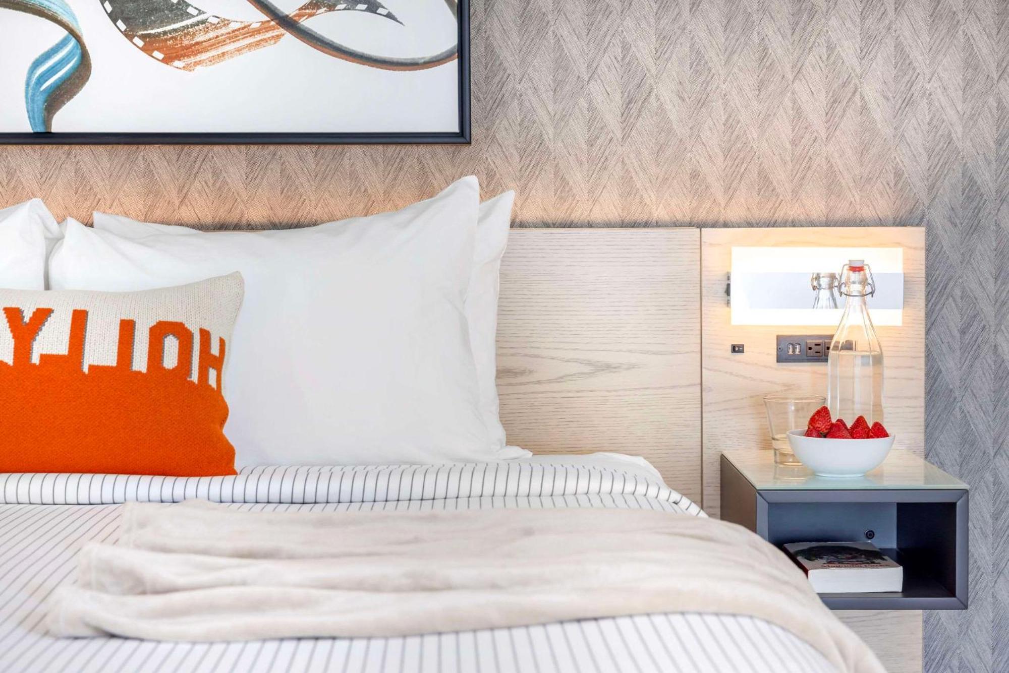 Cambria Hotel Burbank Airport Екстериор снимка