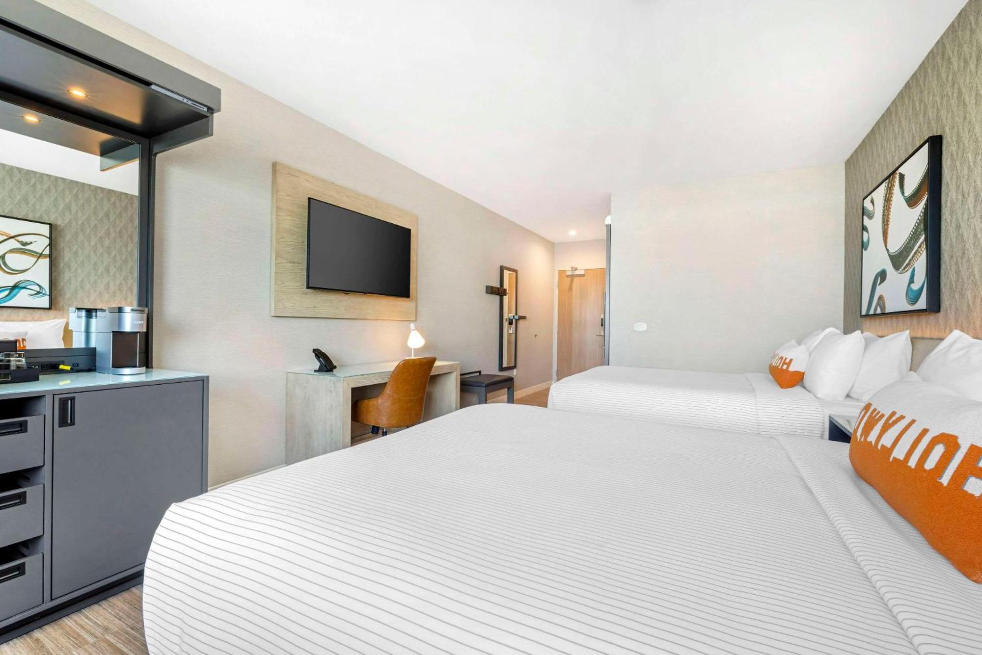 Cambria Hotel Burbank Airport Екстериор снимка