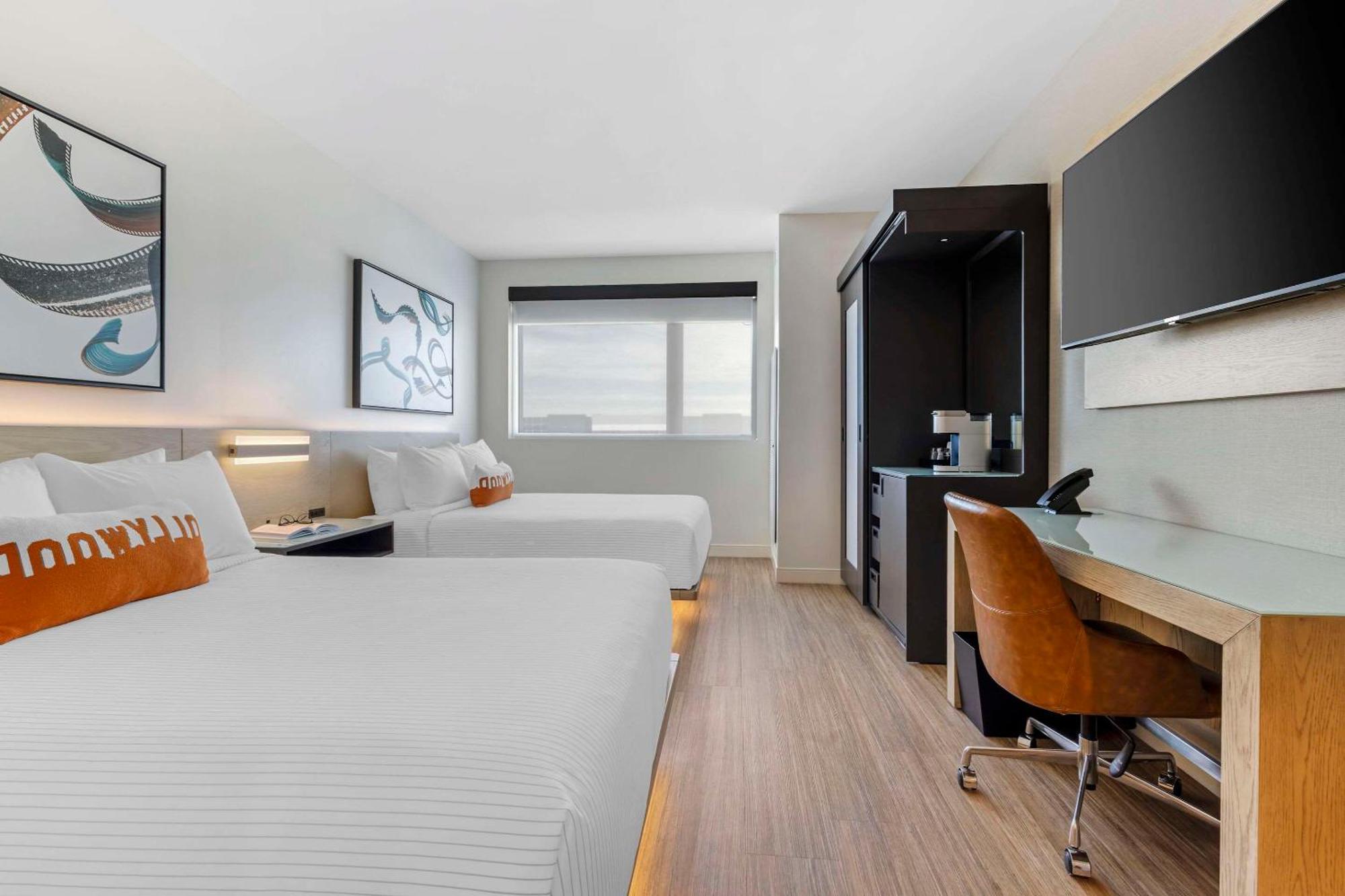 Cambria Hotel Burbank Airport Екстериор снимка