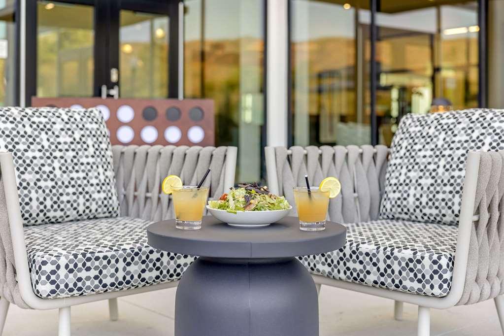 Cambria Hotel Burbank Airport Съоръжения снимка