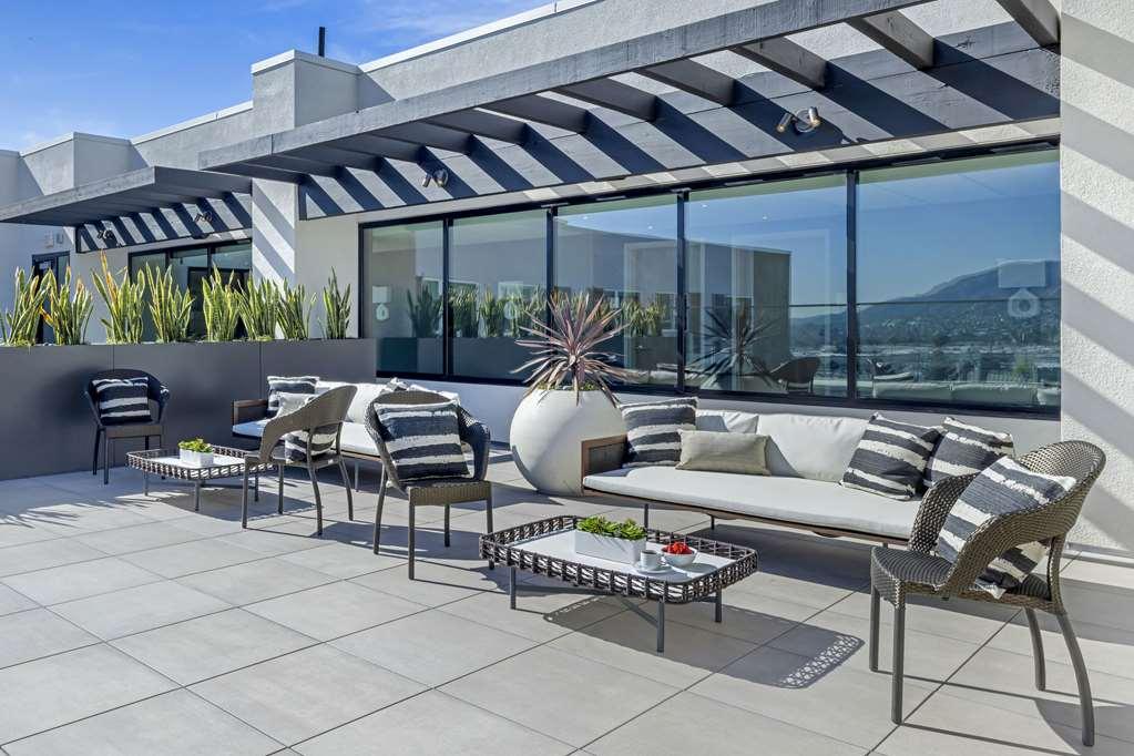 Cambria Hotel Burbank Airport Стая снимка