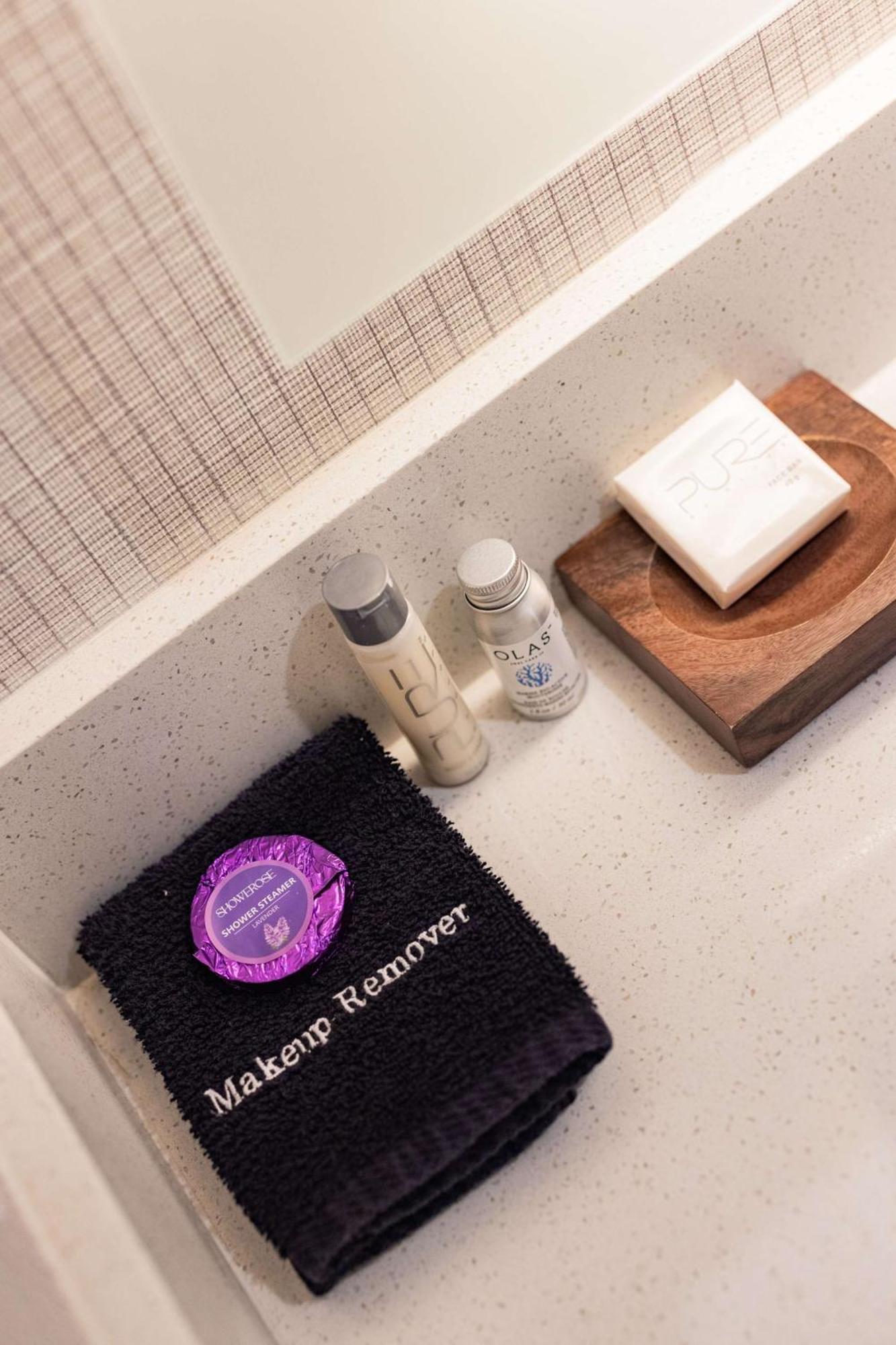 Cambria Hotel Burbank Airport Екстериор снимка